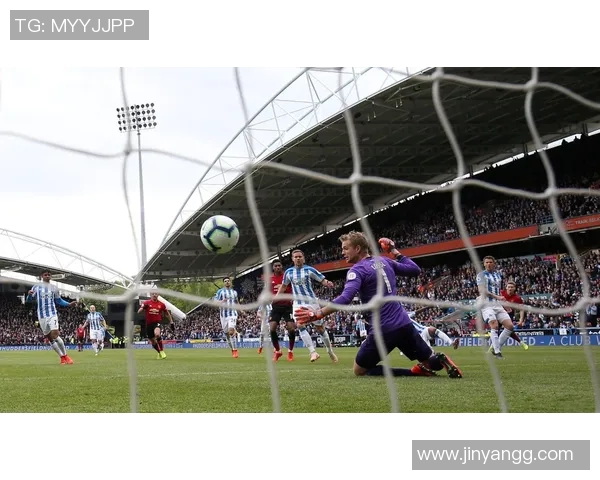 曼彻斯特城迎战哈德斯菲尔德争夺英超宝贵三分的激烈对决